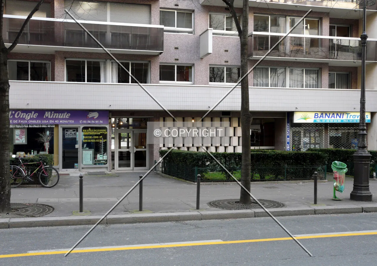 Base from across Rue de Vouillé