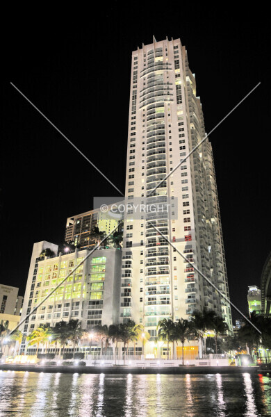 Photo 035-549-694