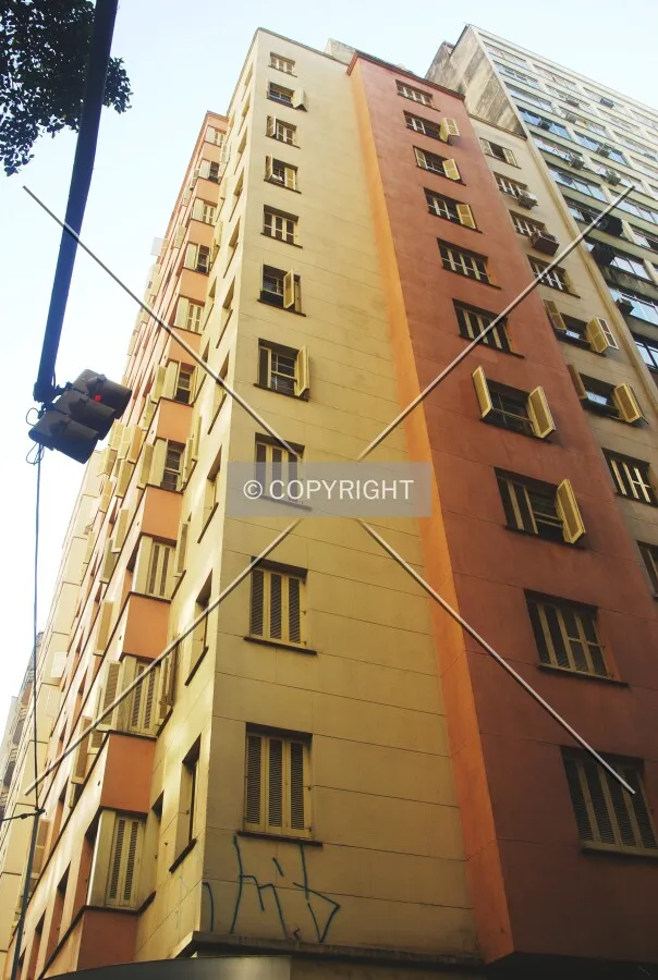 Looking up from the corner of Salgado Filho Avenue and Vigário José Inácio Street
