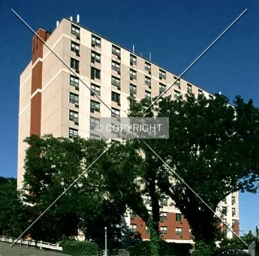 Photo 357-946-944