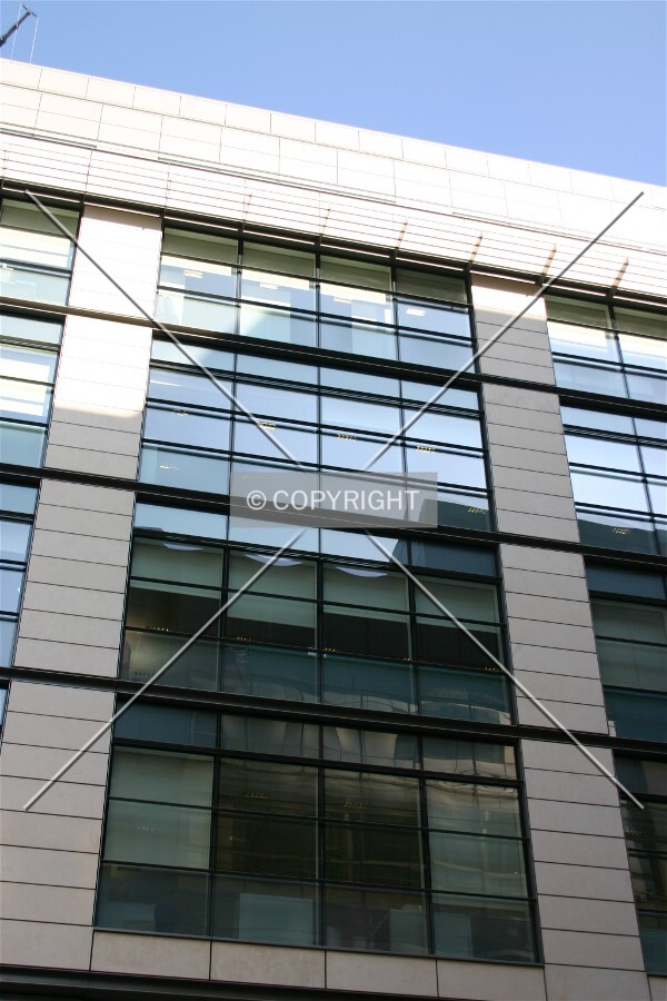 Looking up at the façade from Leadenhall Street