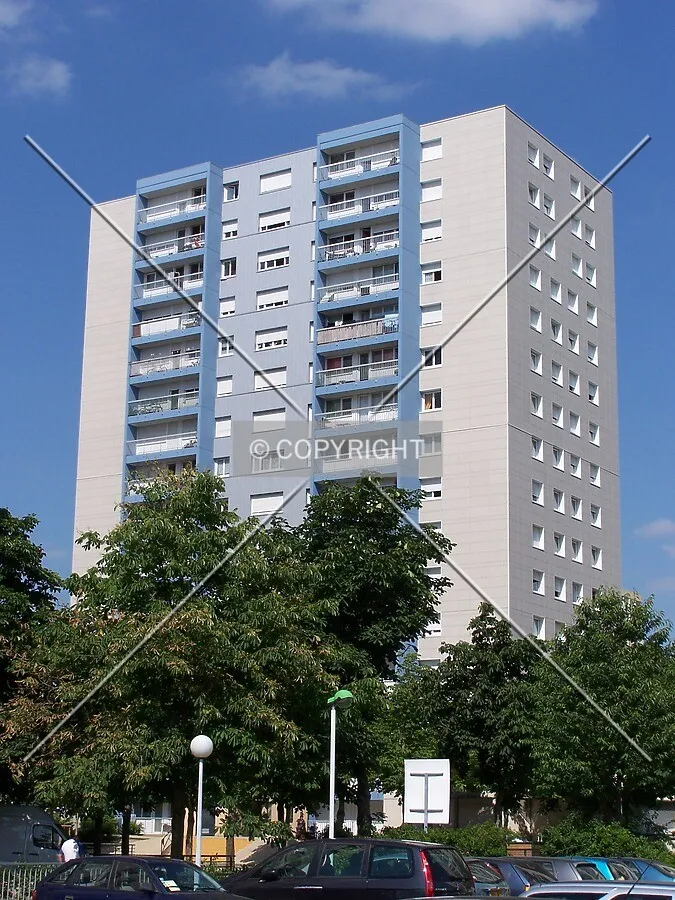Angle sud-ouest vu depuis le parking