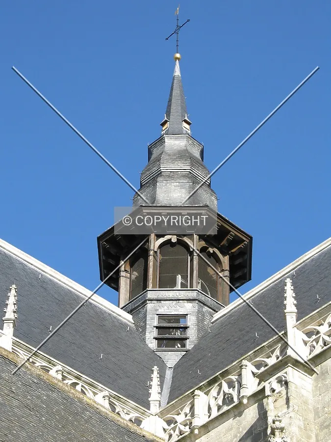 View on the tower located at the intersection of the nave and the transept