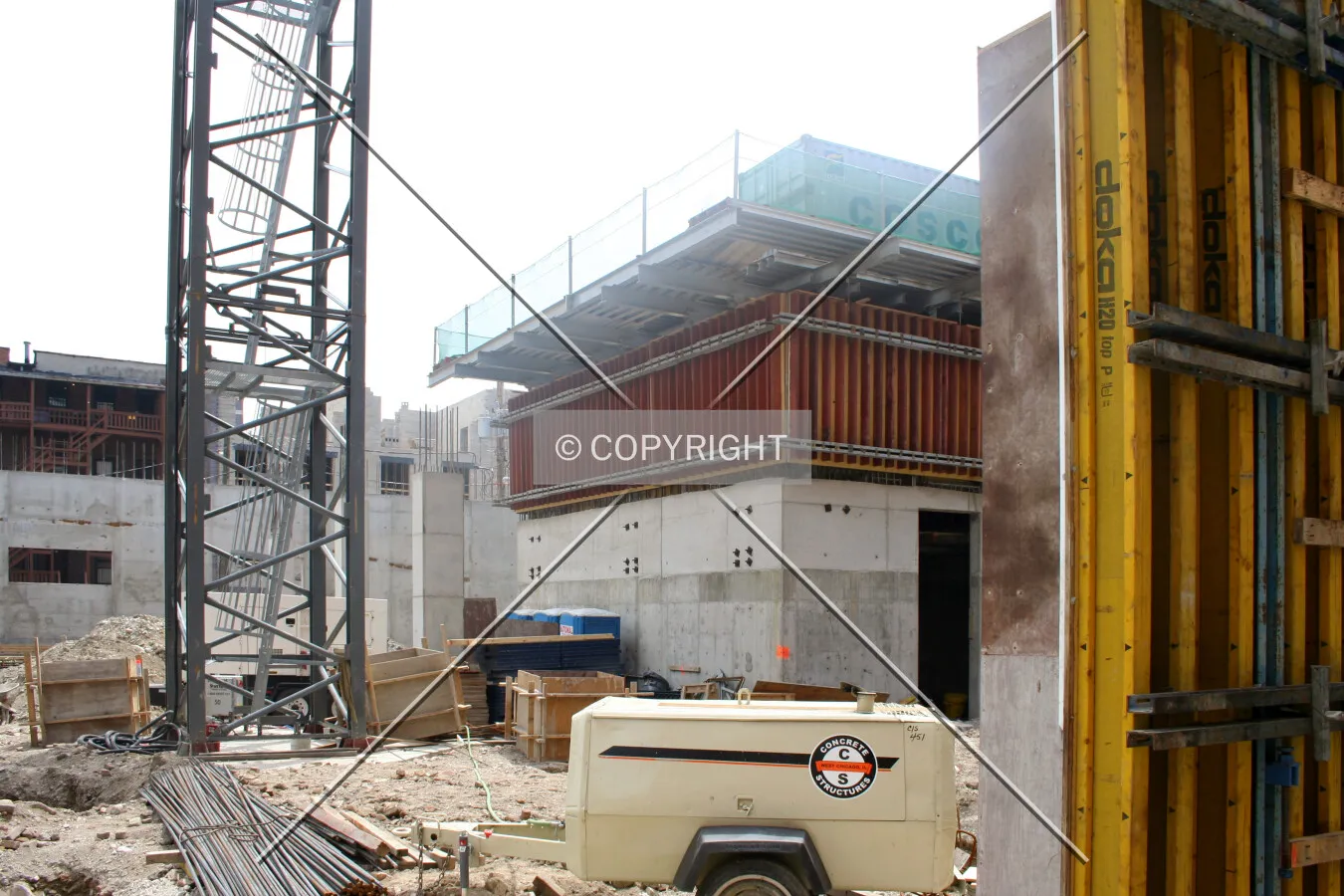 Crane, core, and formwork from the northeast corner