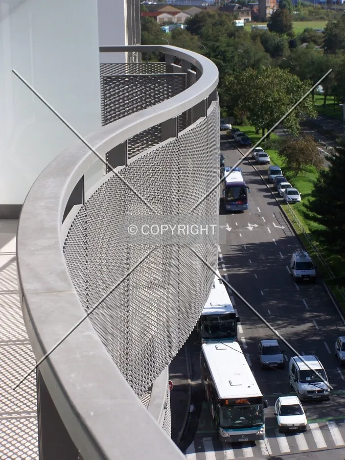 View across a south facing balcony with Avenue Arisitide Briand below