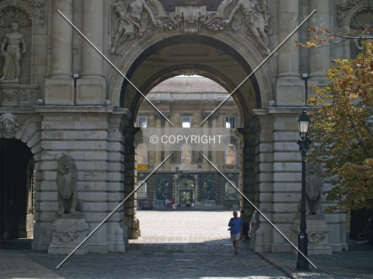 Entrance to the main courtyard