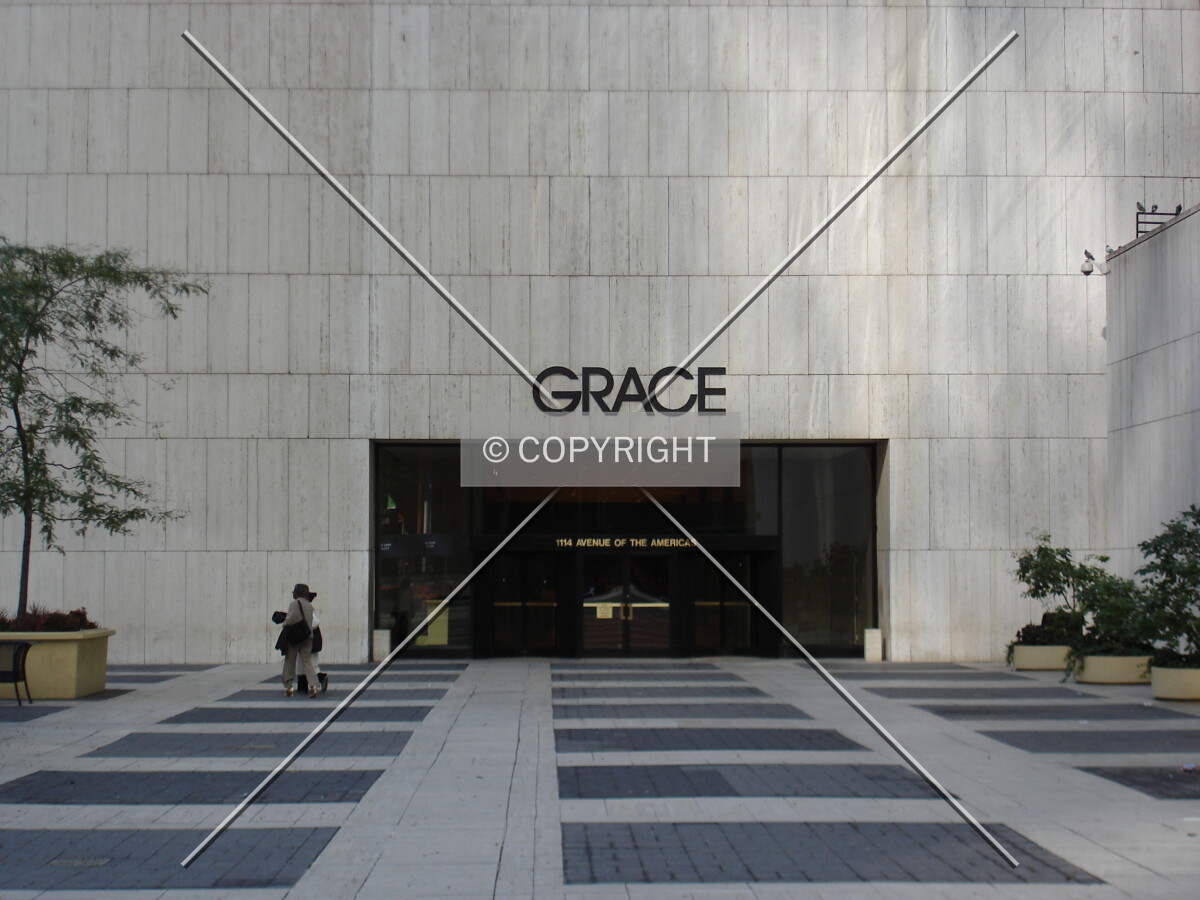 Entrance on the 6th Avenue plaza