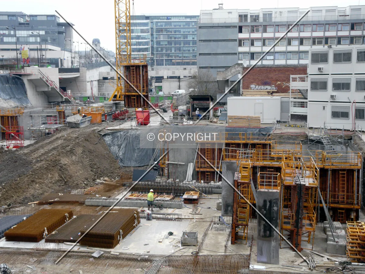 Formwork being lifted by the crane