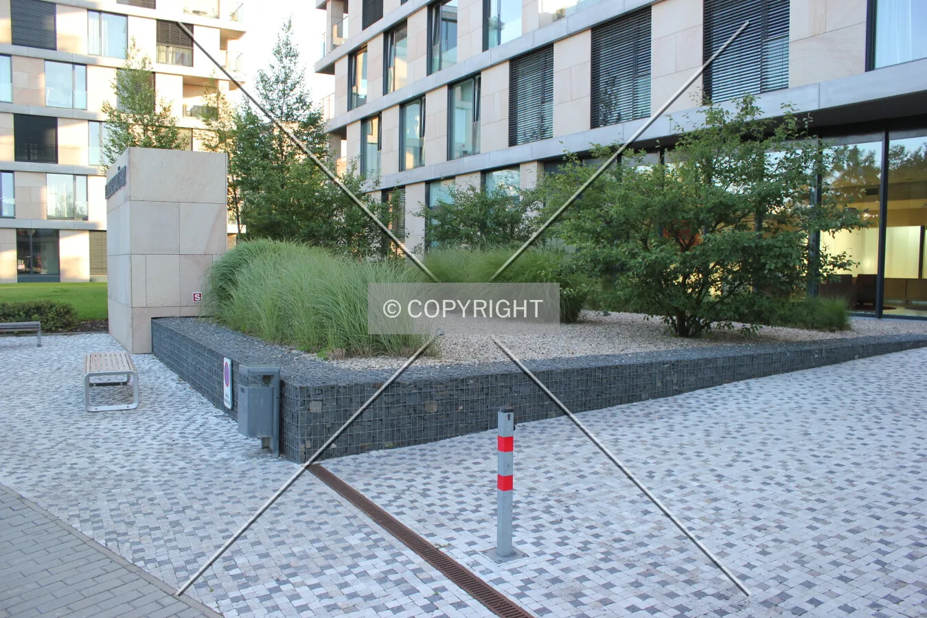 Photo 367-142-417