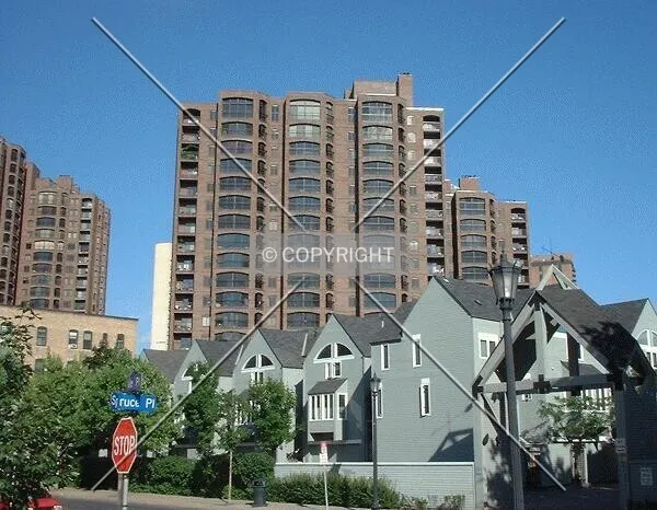 Photo 368-205-123