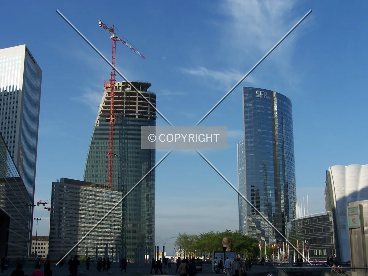 Vue depuis la base de la Grande Arche