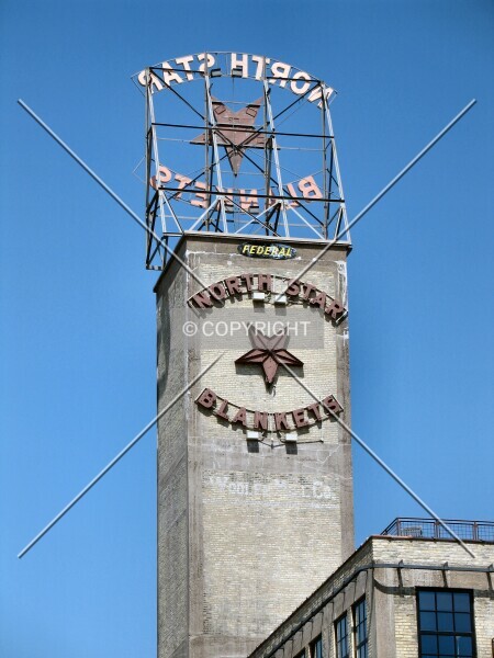 Photo 369-521-706