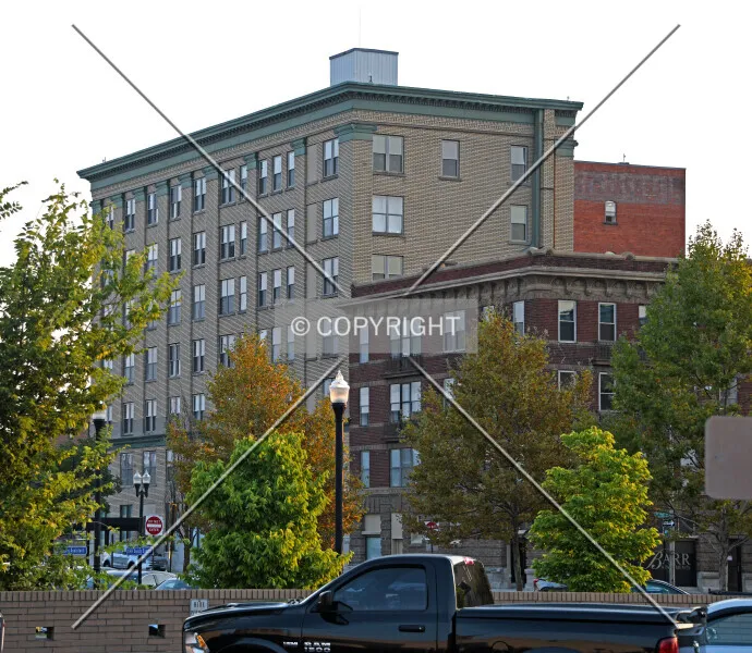 Photo 370-399-906
