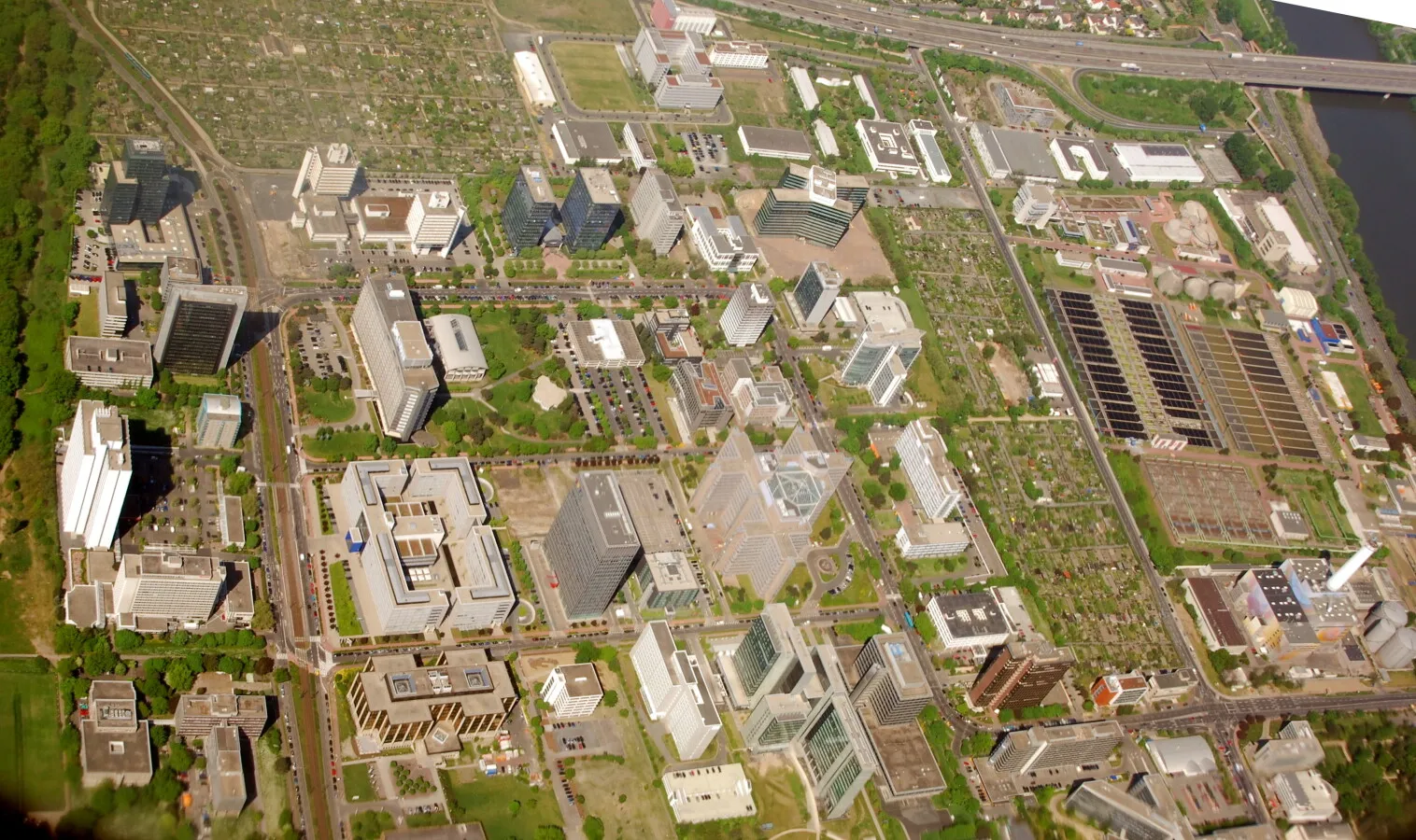 Aerial view of the eastern side bordering Niederrad