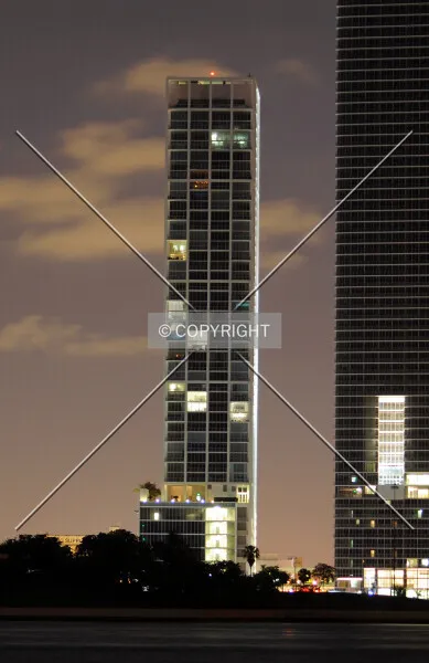 Photo 371-343-574