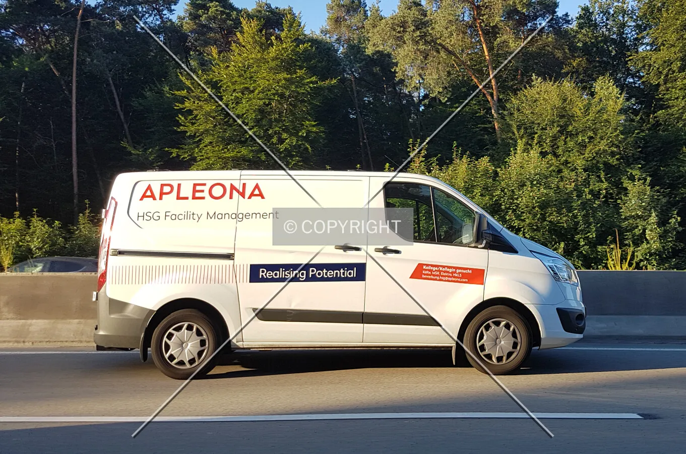 APLEONA service vehicle