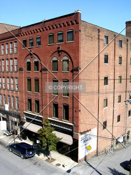 Photo 374-244-796