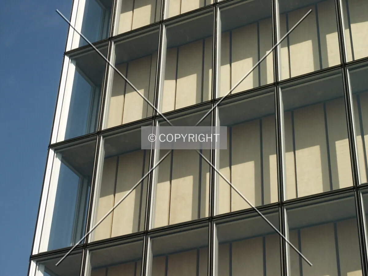 Close-up of the facade at the corner