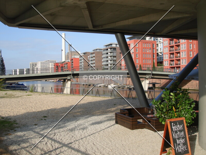 Photo 387-845-396
