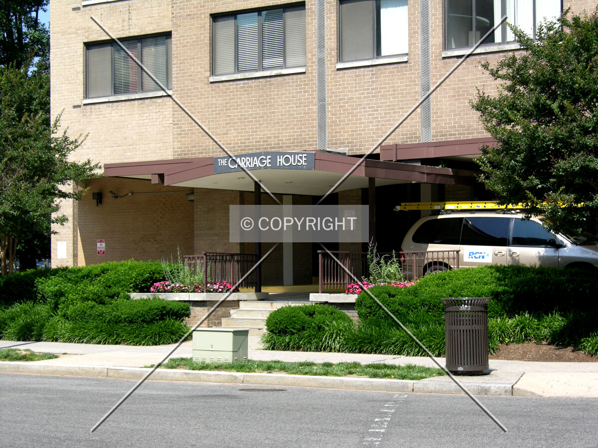 Entrance off L Street