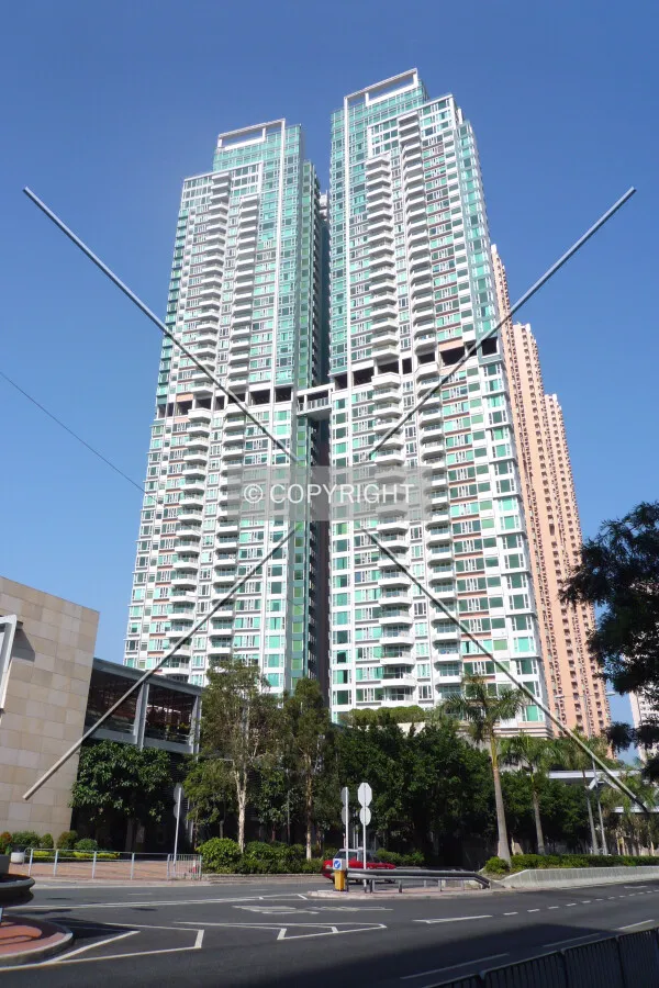 Looking up from Sham Mong Road
