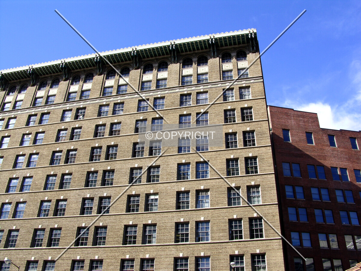 Looking up the eastern side from Park Avenue