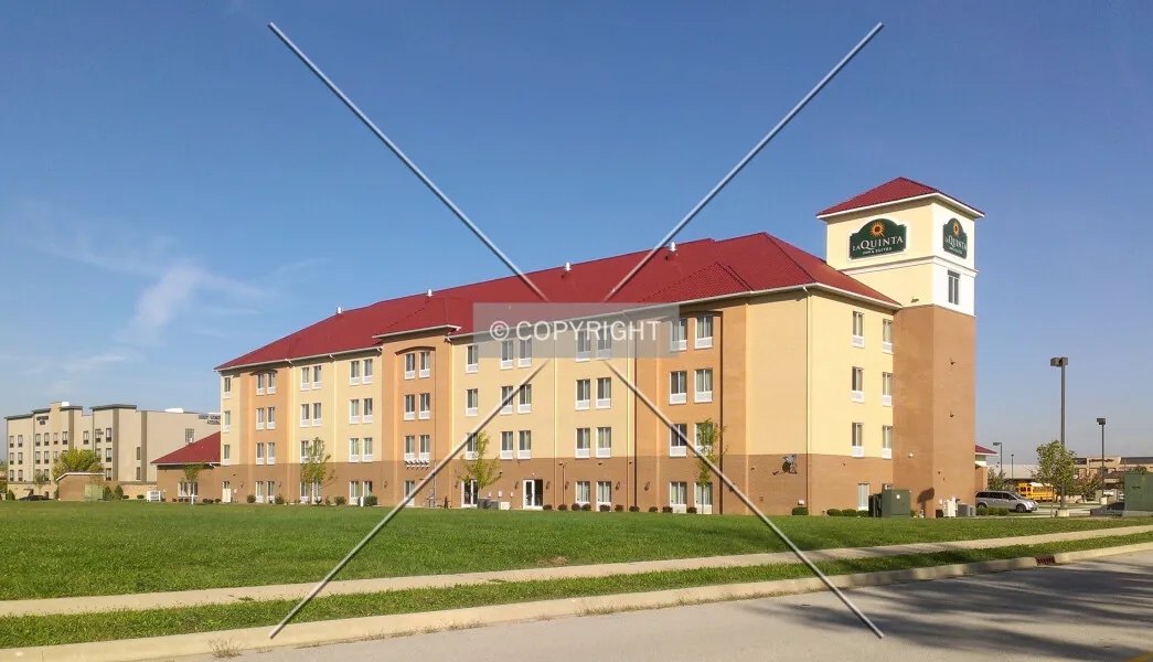 La Quinta Inn & Suites