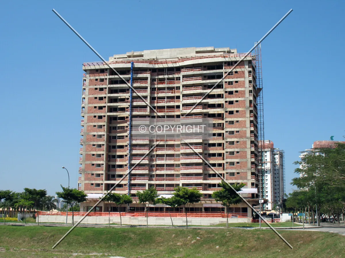 Seen from Avenida dos Flamboyants