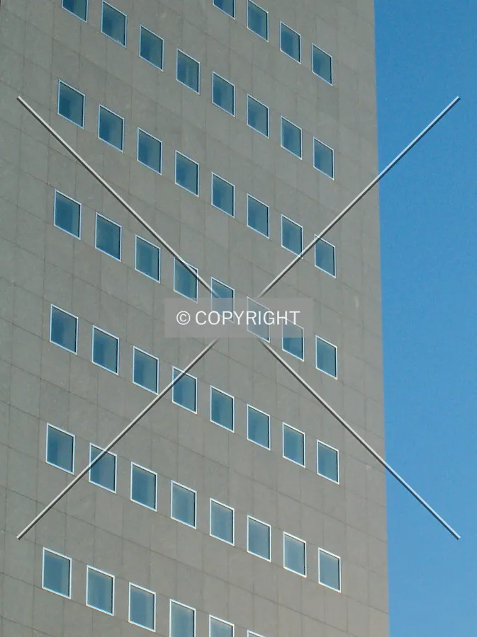 Façade detail of the lower part of the building