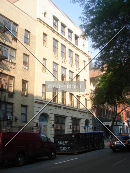 Photo 399-190-689
