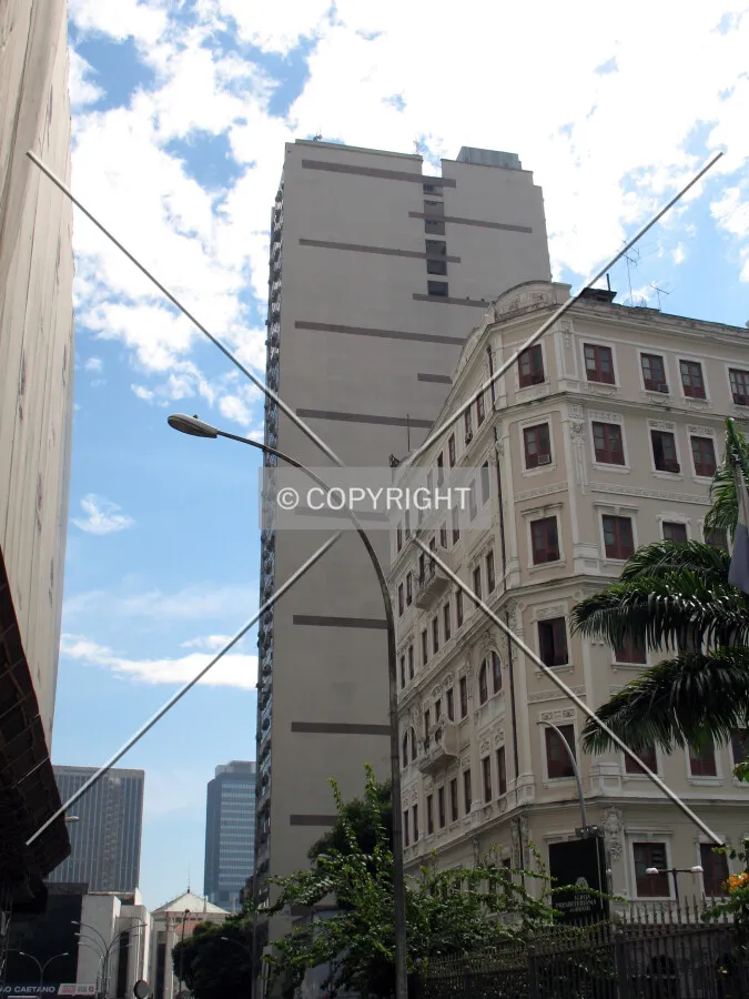 Seen from Silva Jardim Street