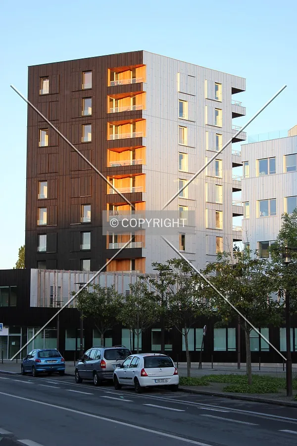 Northwest view from Rue René Viviani.