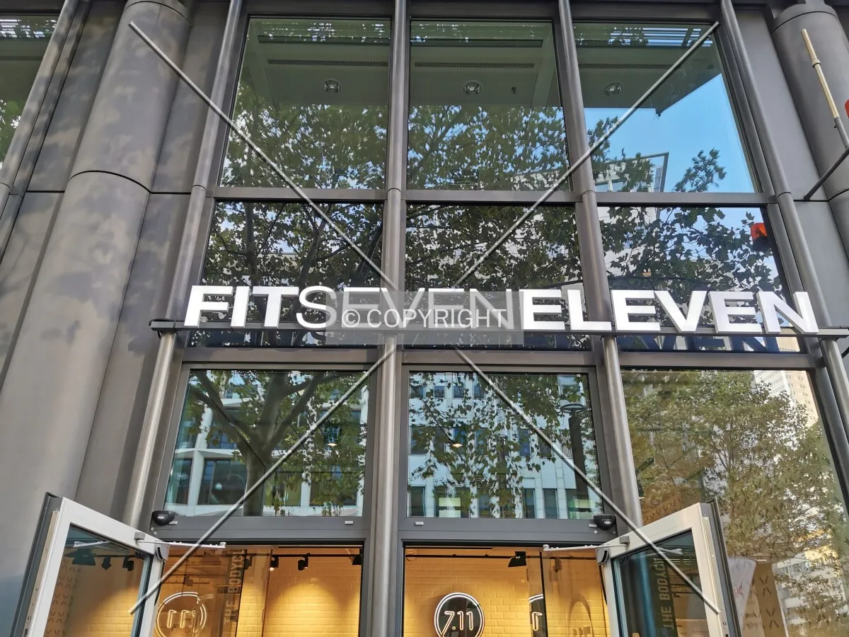 Logo of fitness center chain 7.11 - fit seven eleven