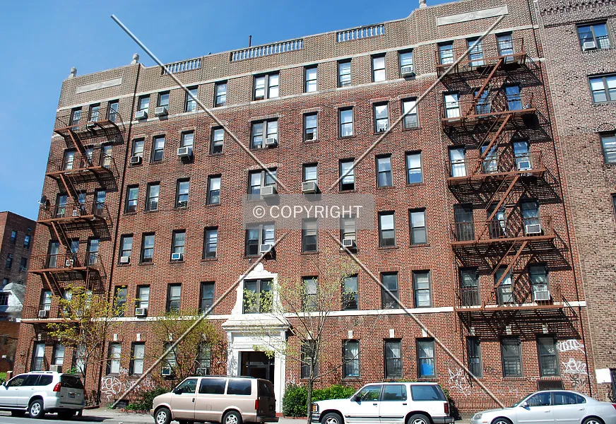 Photo 411-037-712
