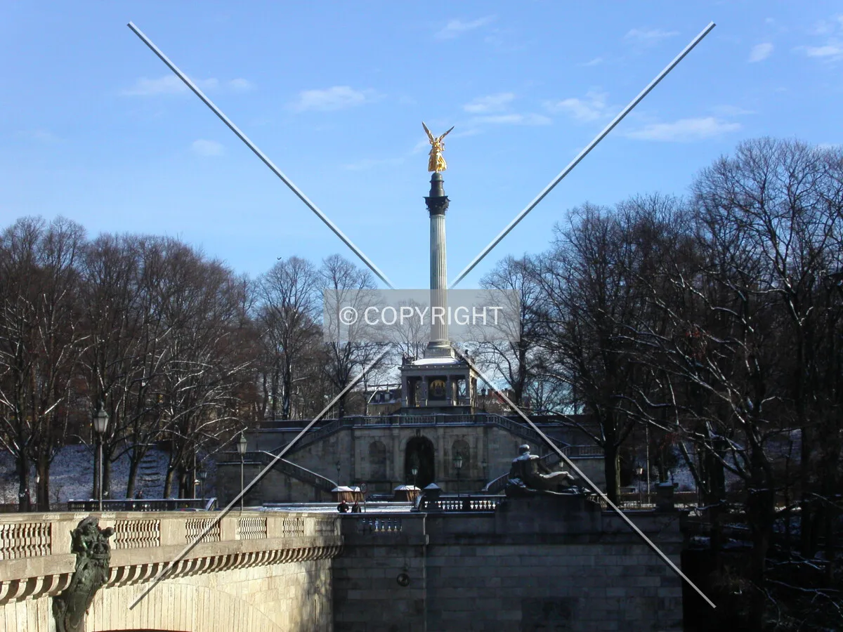 The monument as seen from Luitpold Brücke