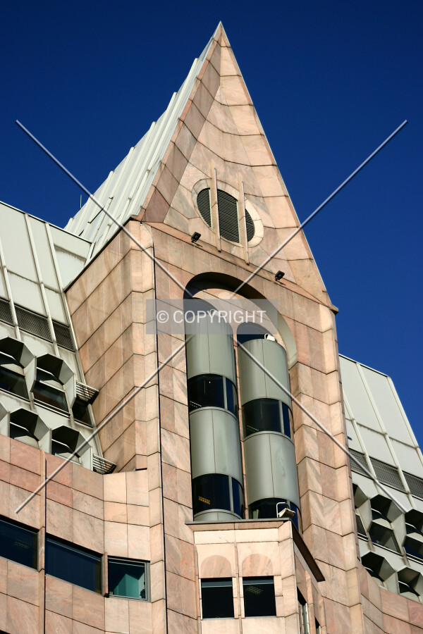 Looking up from Mincing Lane