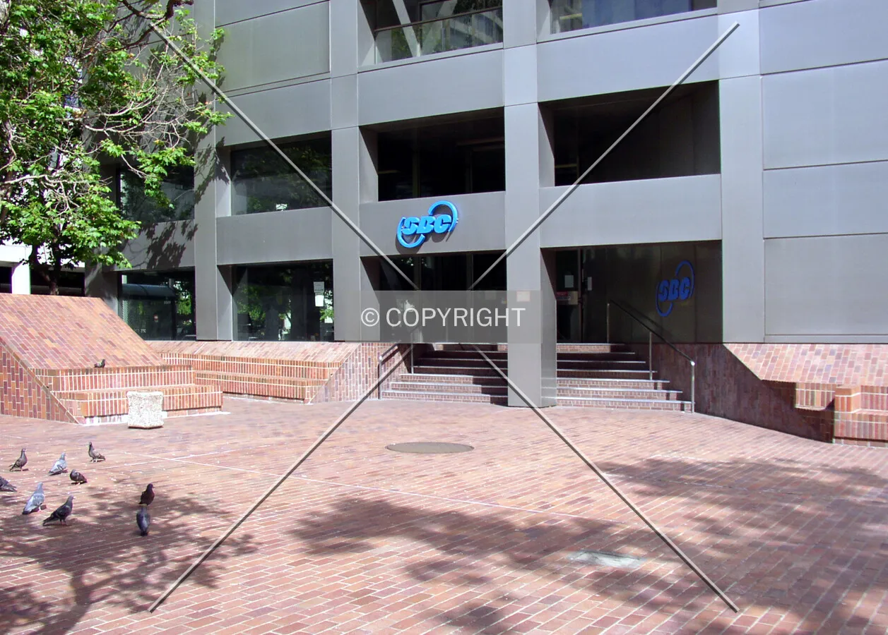Main entrance plaza off Folsom Street