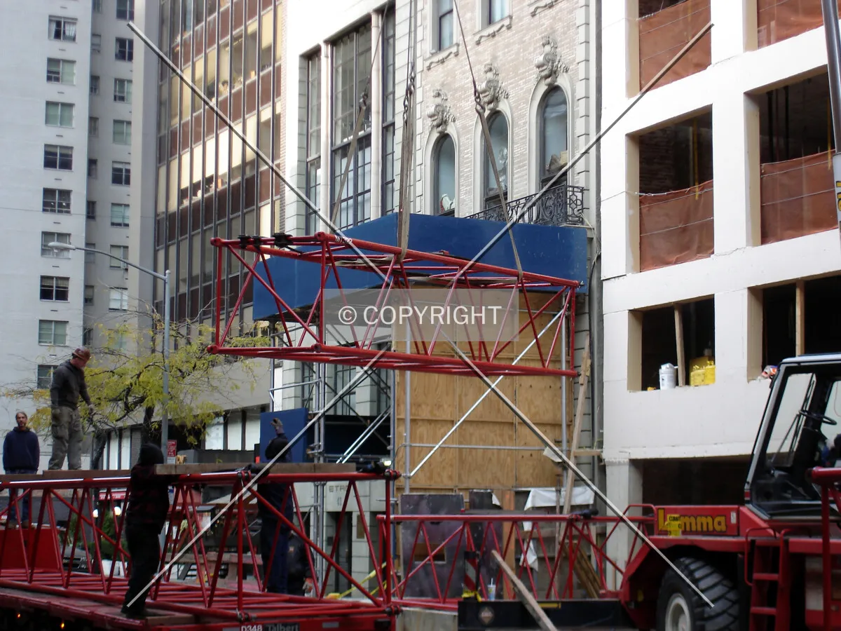 Dismantling the crane