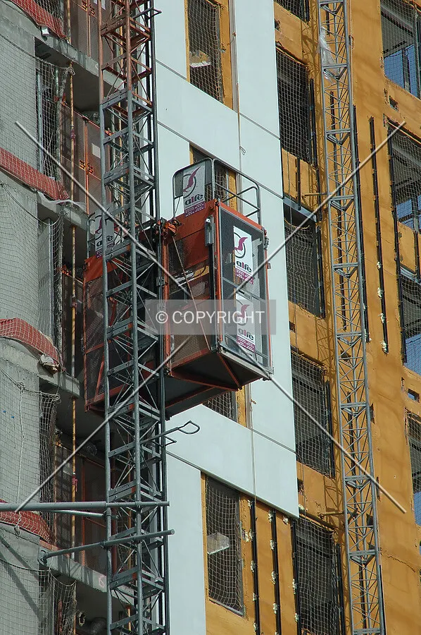 Construction elevator