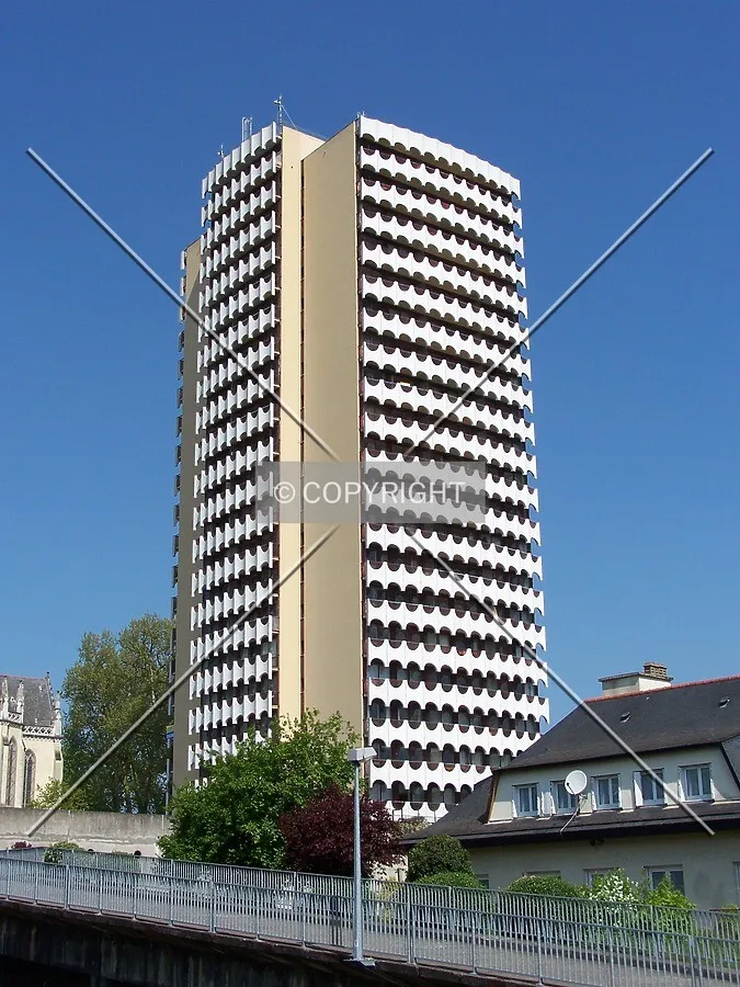 Angle sud-est vu depuis la Rue du Père Lebret