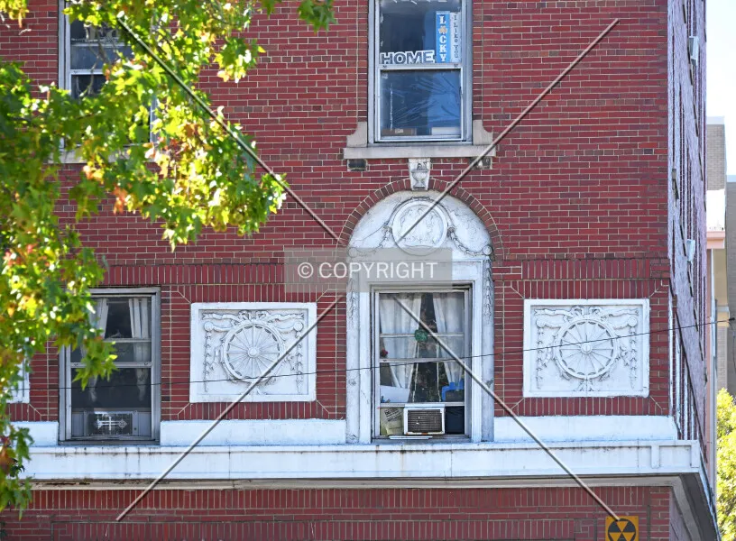 Photo 422-052-729