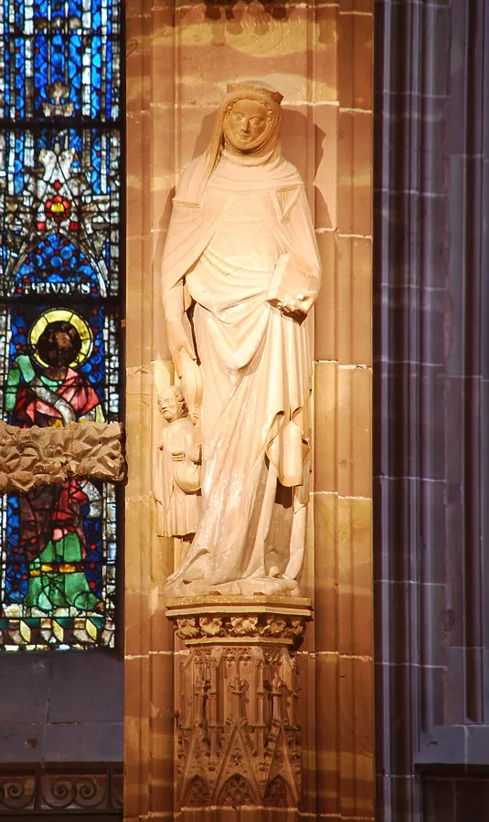 Statue on inside column