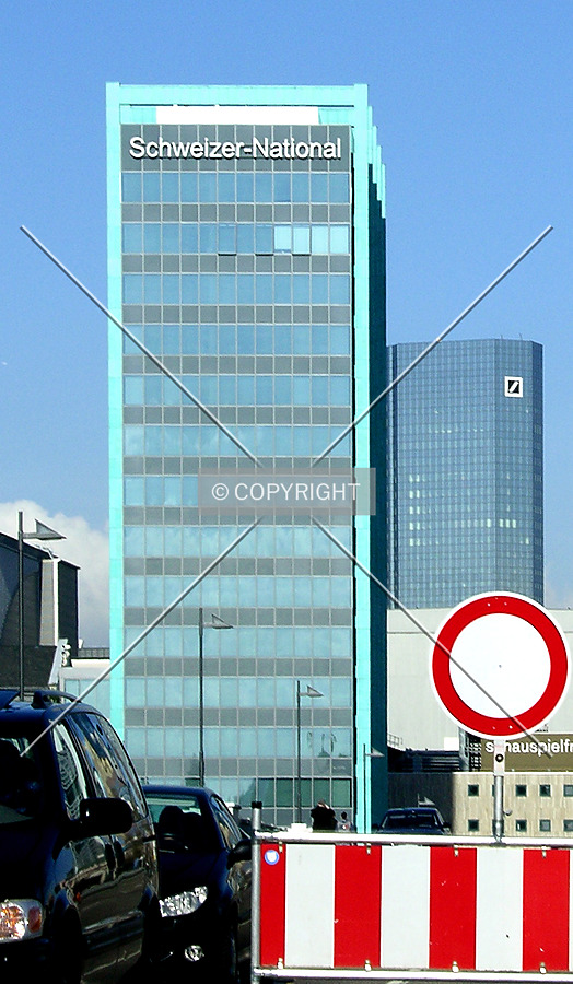 From the south along Schweizer Straße