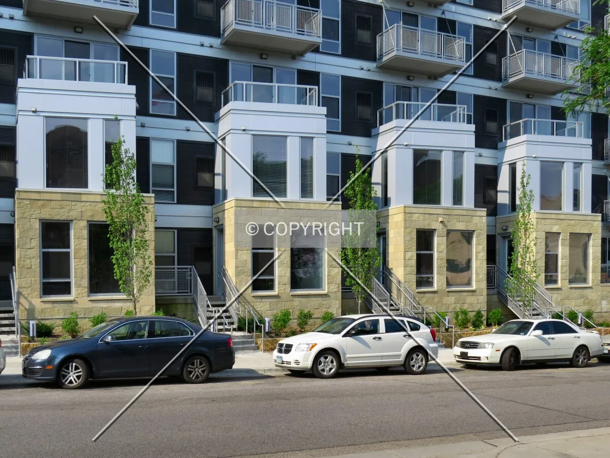 Private entrances facing Oak Grove Street
