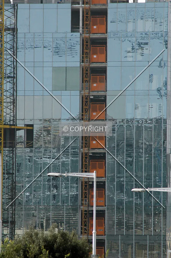 Curtain wall facade