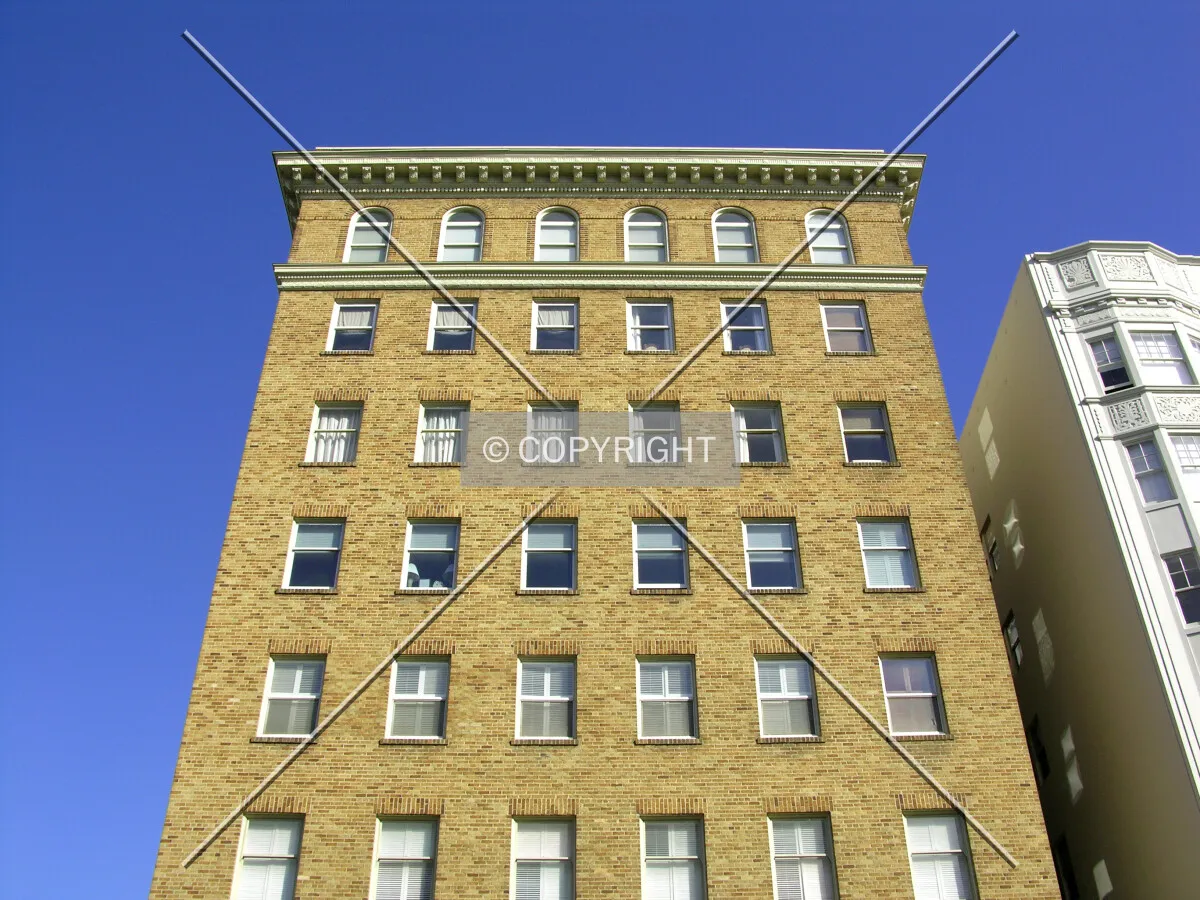 Looking up the south side from Pacific Avenue