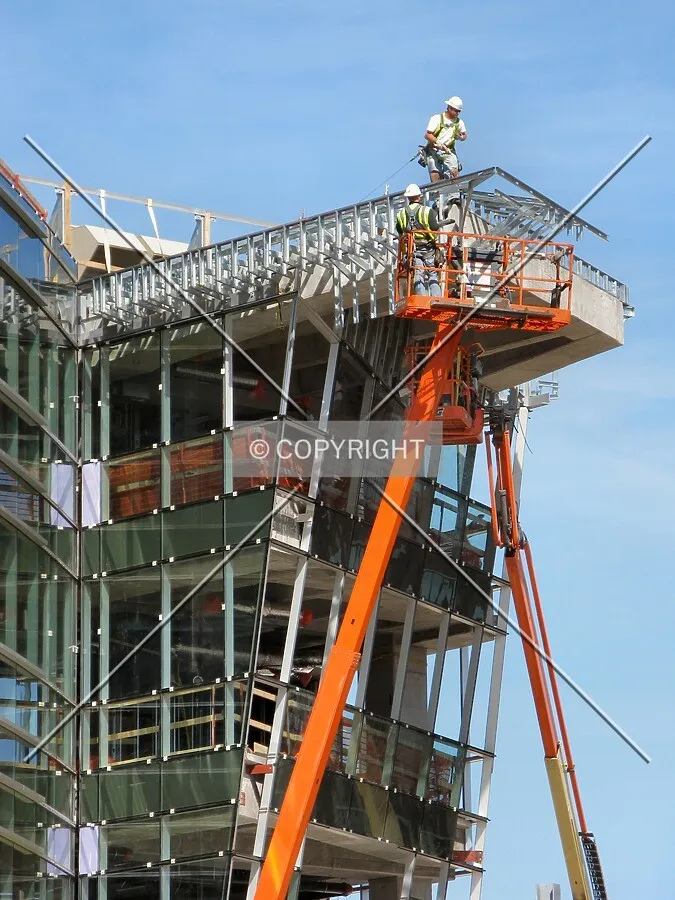 Installing framework for the glass facade