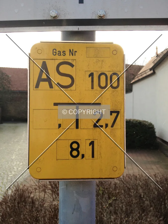 A sign indentifying a gas pipeline