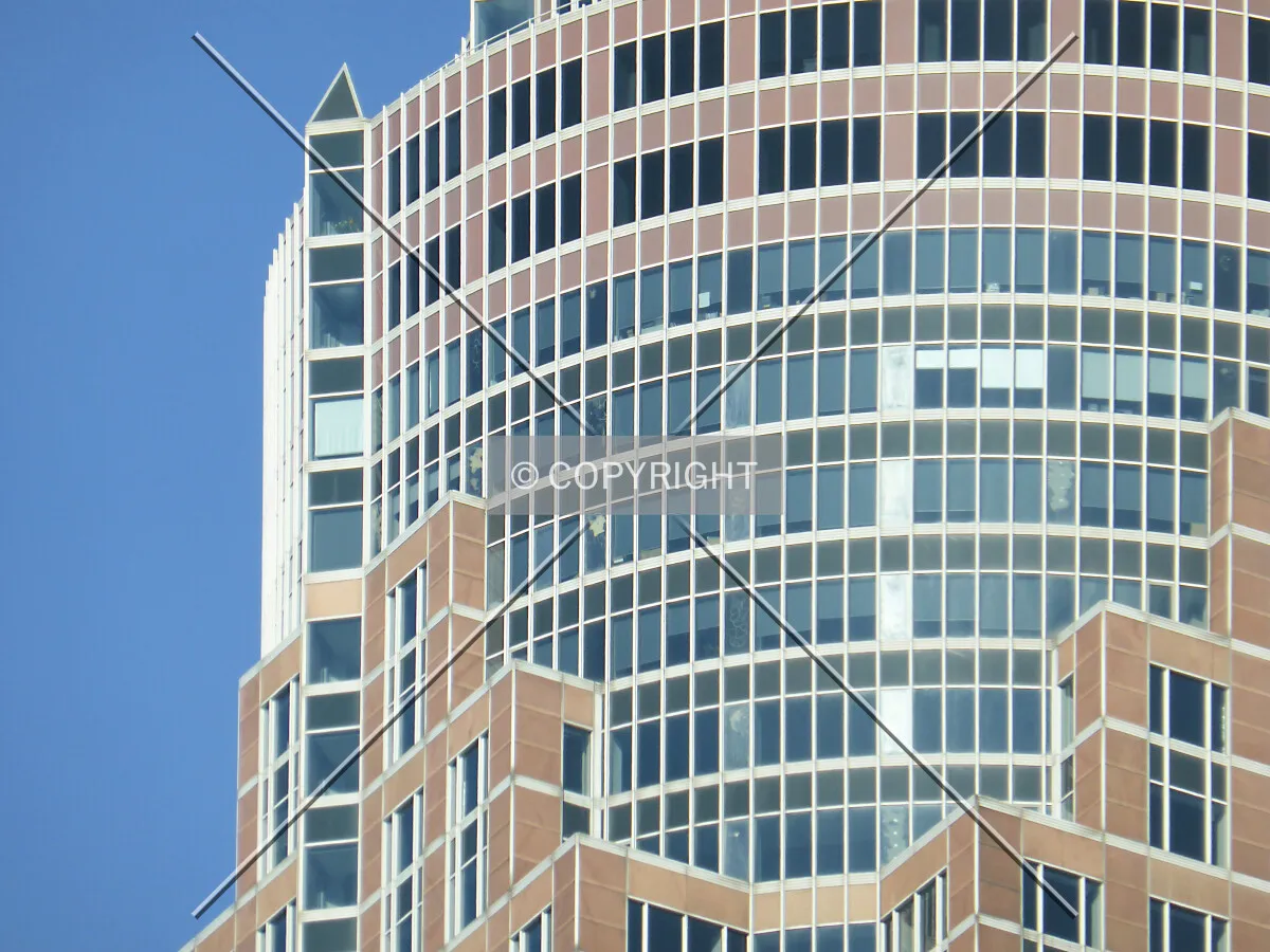 Setbacks of the facade leading from the round shape to the square shape