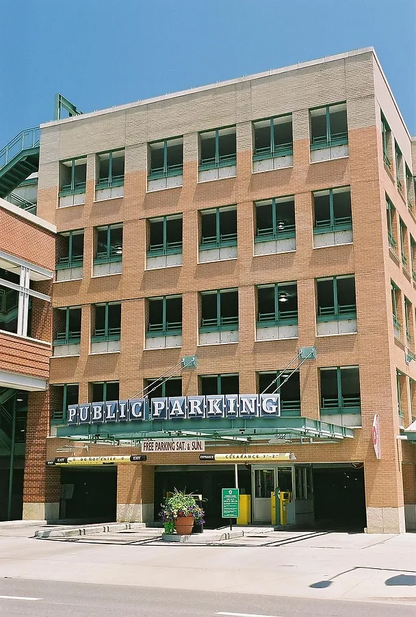 Entrance on 15th Street